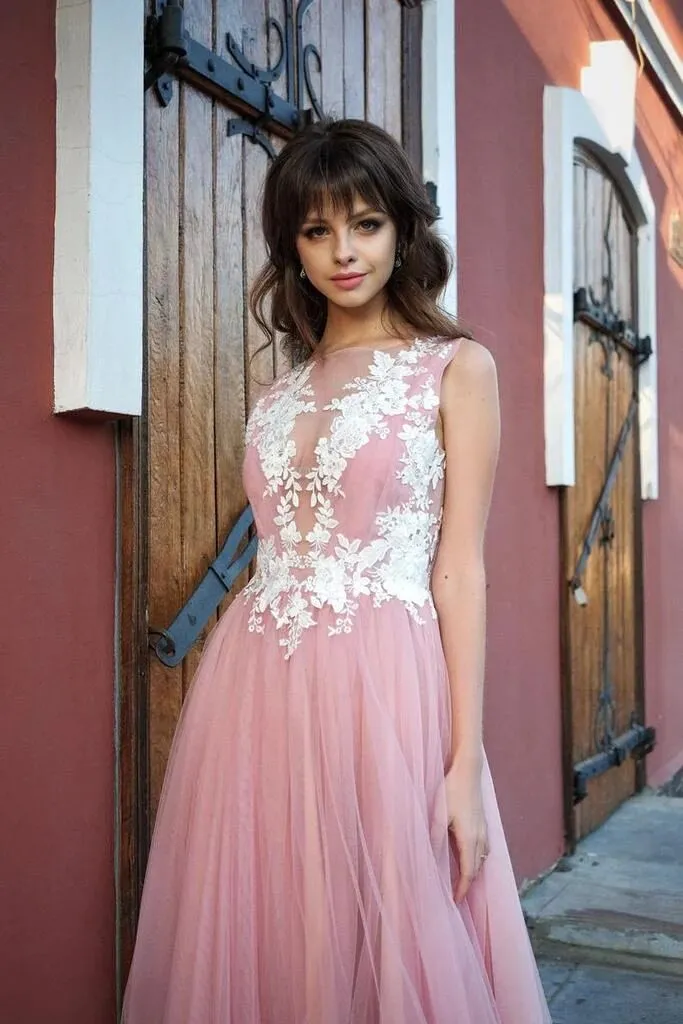 A-line Bateau Pink Tulle Long Prom Dresses Applique Formal Gowns PFP1657